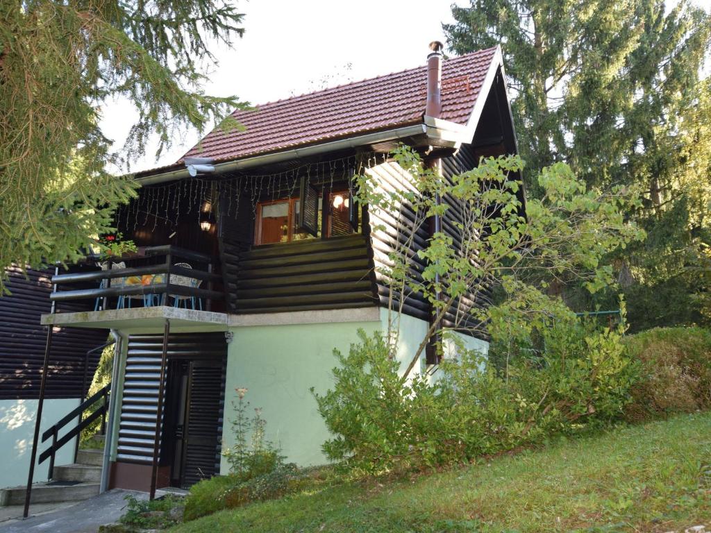 Restful Holiday Home In Vrbovsko With Garden And Barbecue - Vinica