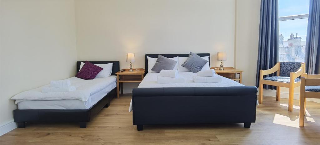 Comfy 2 Bedroom Apt In Central Location, Newly Refurbished - Ivybridge