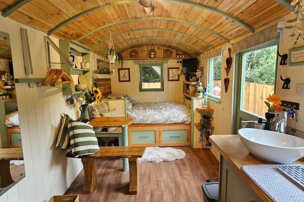 Cobblers Cabin - Northampton, UK