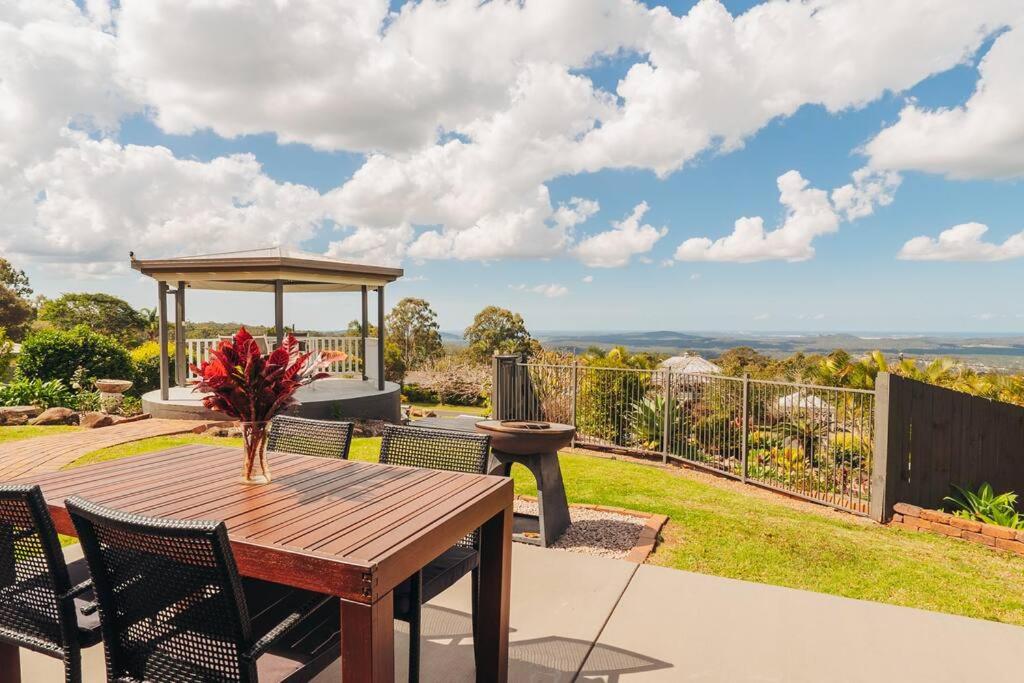 Stunning Home In Mt Mellum With Panoramic Coastal Views - Queensland
