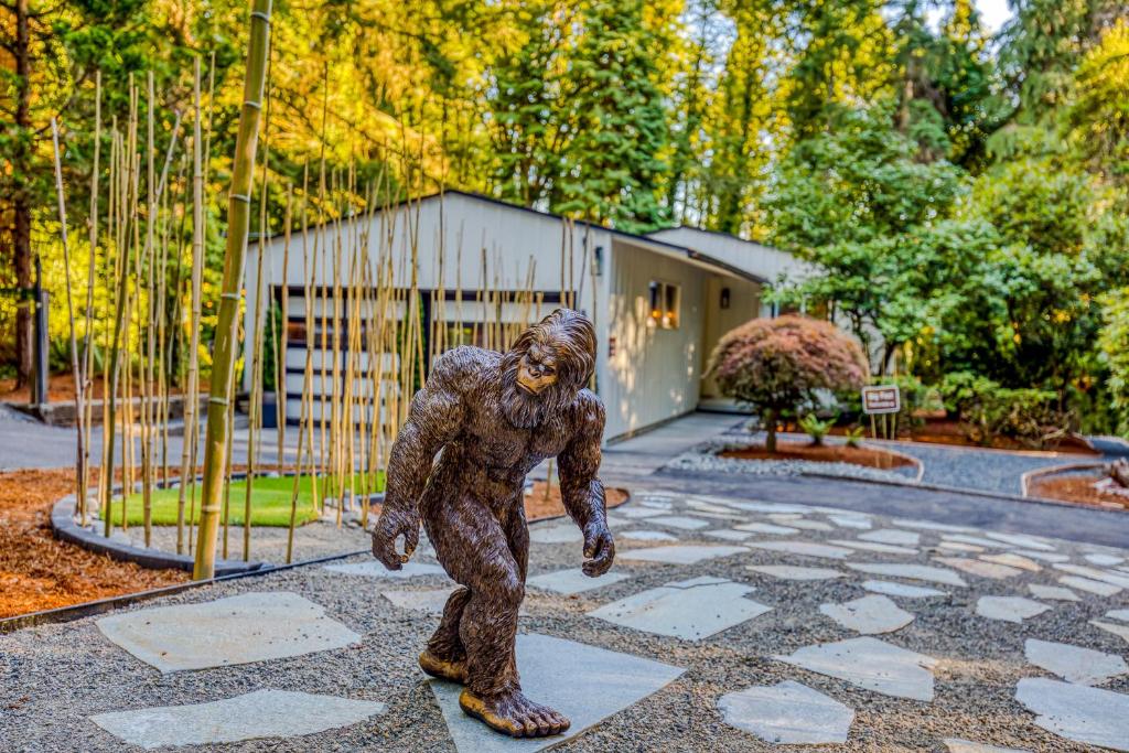 Sasquatch And Bigfoot - Oregon Zoo, Portland