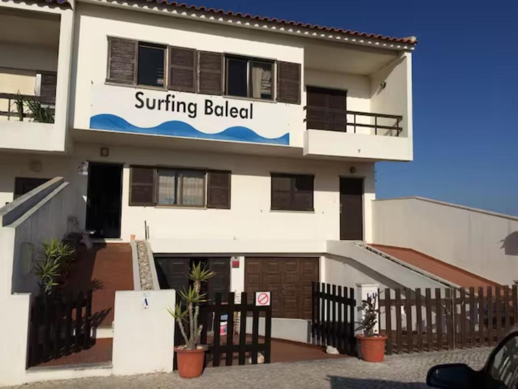 Beach House Surfing Baleal Peniche - Ferrel