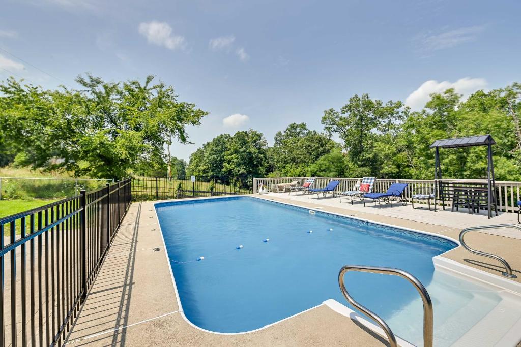 Berry Vacation Rental With Private Pool And Deck! - Falmouth, KY