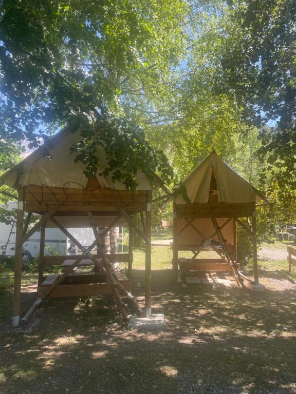 Camping Du Petit Vaux - Altos Alpes