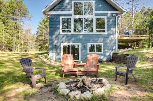 Two Sisters Lake, WI airbnb, hotels and vacation rentals