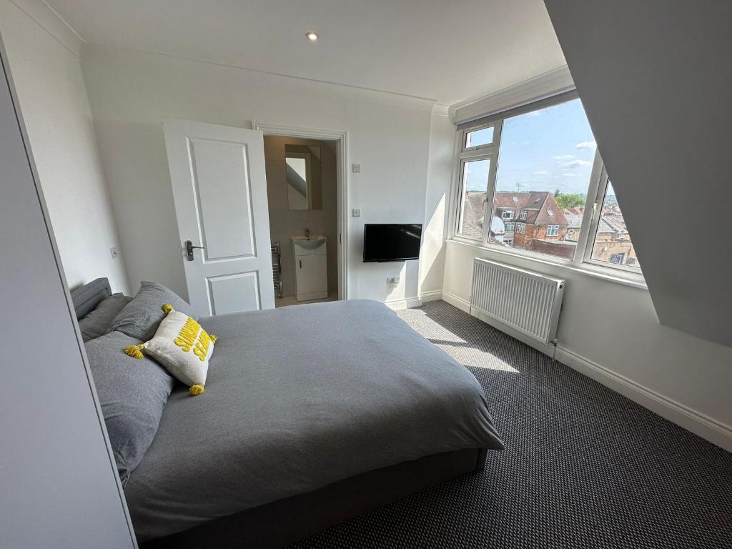 Stylish Modern, 1 Bed Flat, 15 Mins To Central London - Edgware