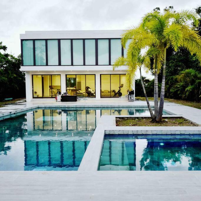 Ultimate Beach Getaway, Luxury Villa In Ritz-carlton, Dorado 5 Mins To Beach - Dorado
