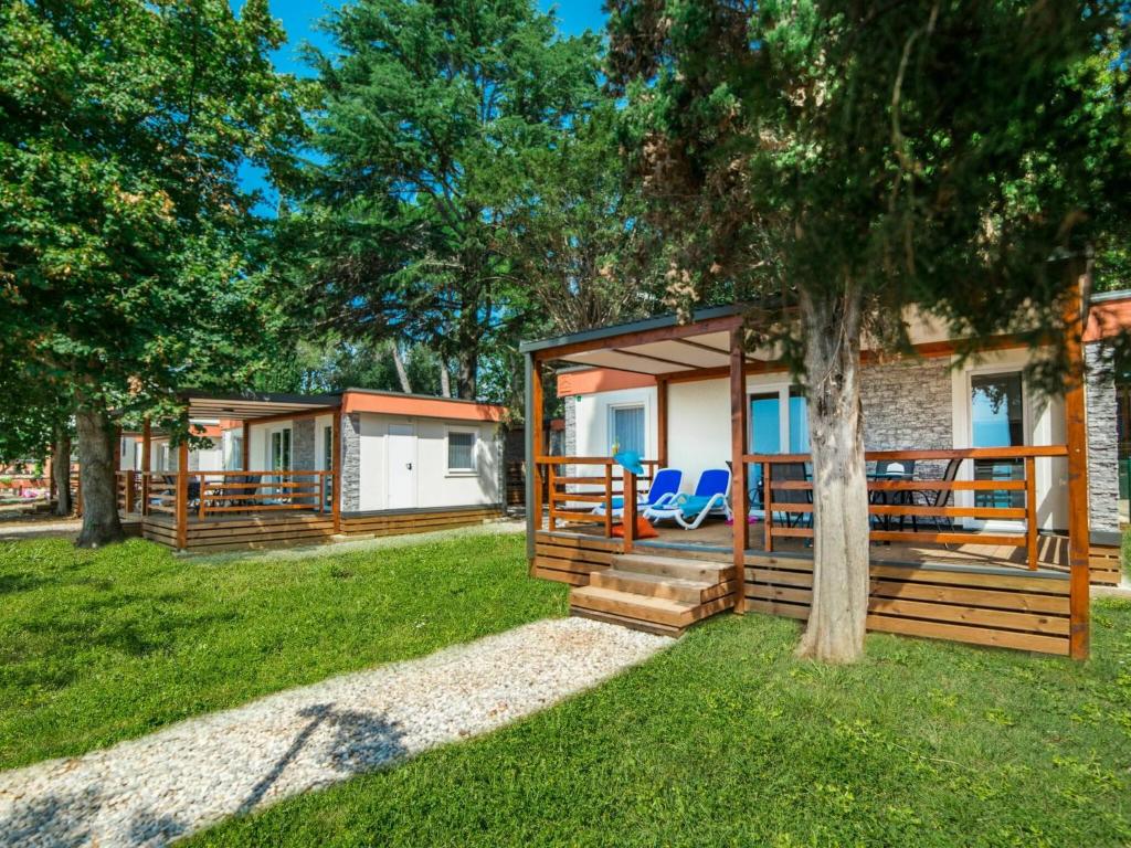 Nice Chalet With 2 Bathrooms And A Dishwasher 15km From Pula - Pola