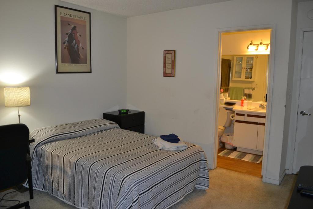 Cozy Master-bedroom With Clubhouse Facilities/pool - Santa Ana, CA