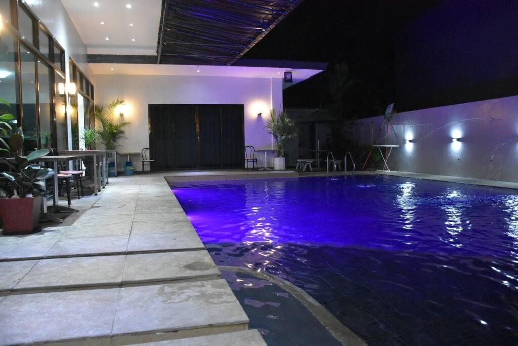 Lovely 2-bedroom Hotspring Resort - Calamba