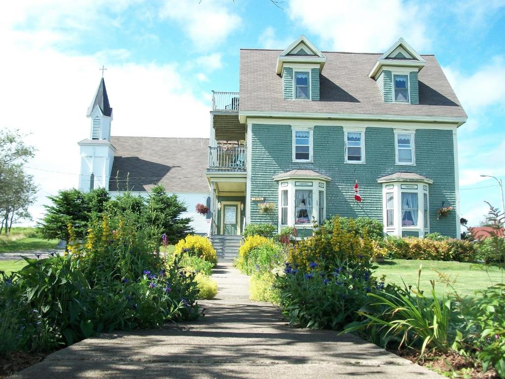 Louisbourg Heritage House - Cape Breton Island