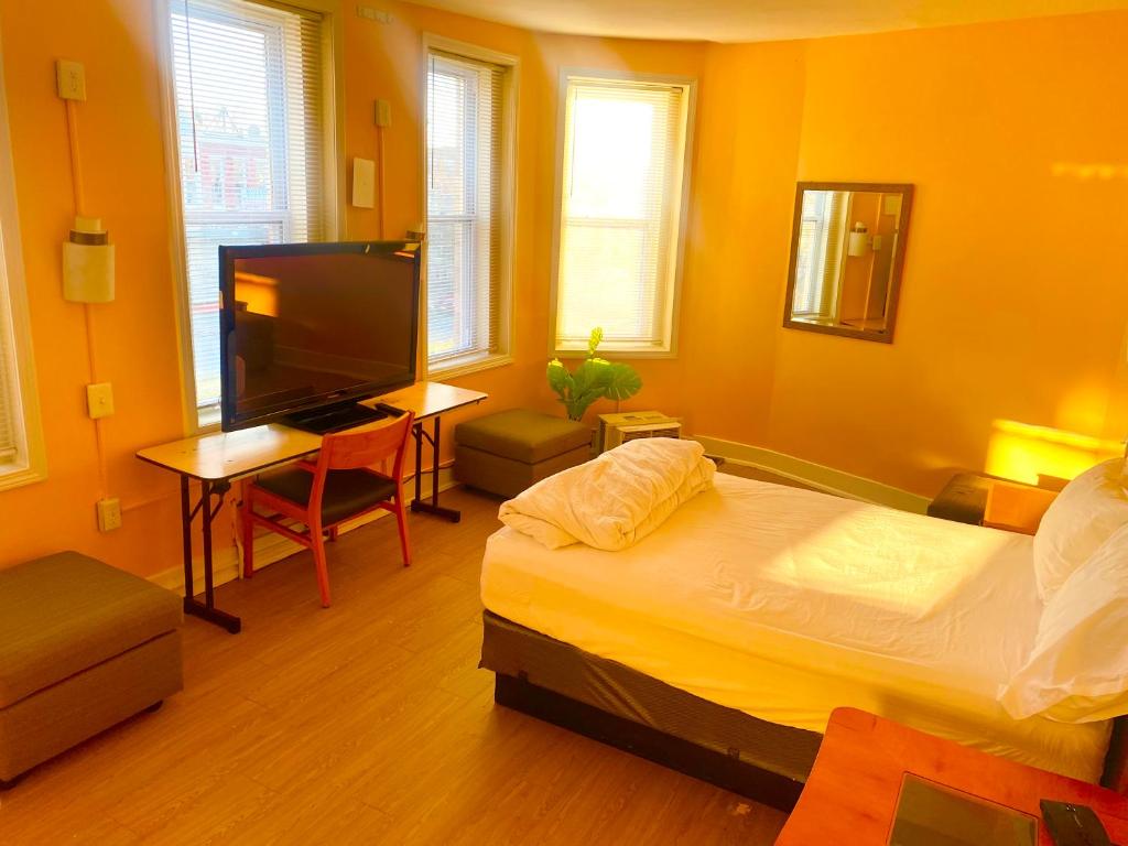 Hostel Guest Rooms - Baltimore