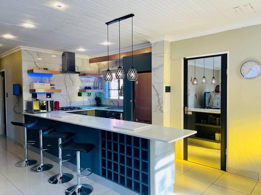 3bed & Bath Villa Boasts Sandton Luxury In Soweto - Lenasia
