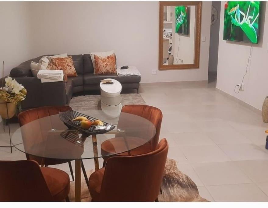 Lovely 2 Bedroom Apartment Suitable For A Family - Swakopmund