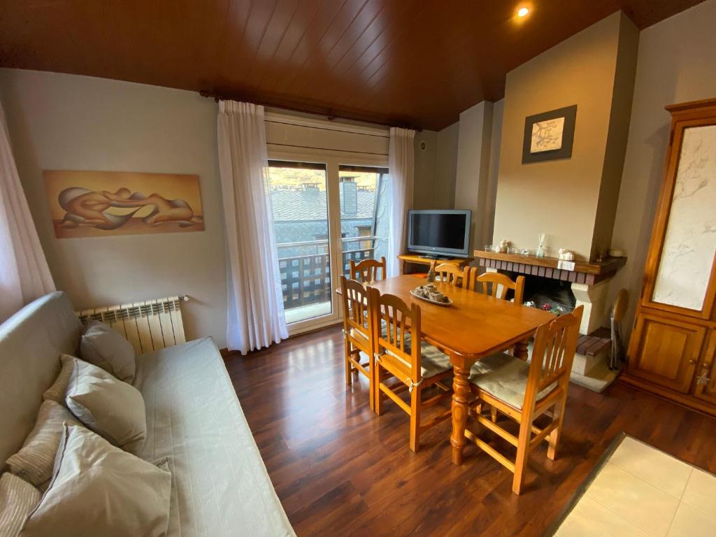 Apartment For 6 People In Encamp - Andorra