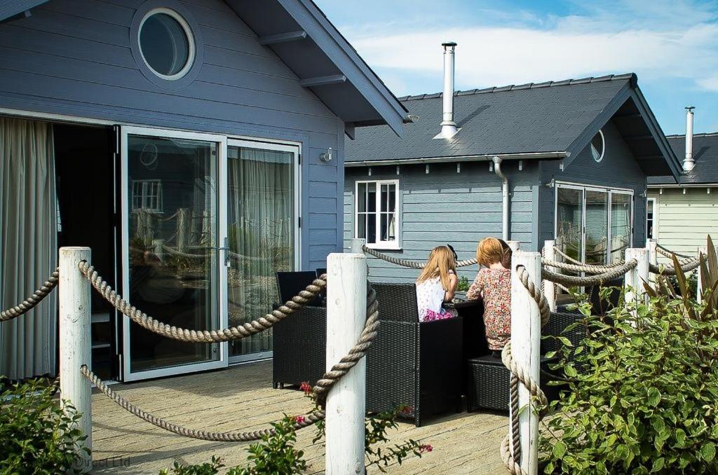 Sea Urchins Beach House At The Bay Filey, Sleeps 4-5, 2 Dogs Welcome For Free Too - Filey