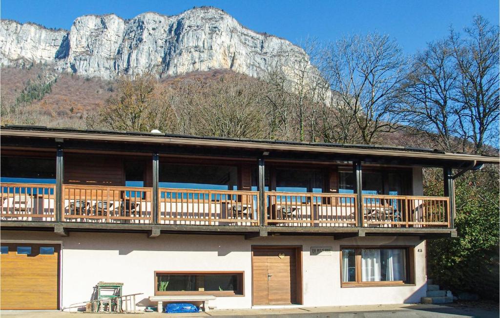 Beautiful Apartment In Saint-jean-darvey With Jacuzzi, Sauna And 4 Bedrooms - Chambéry