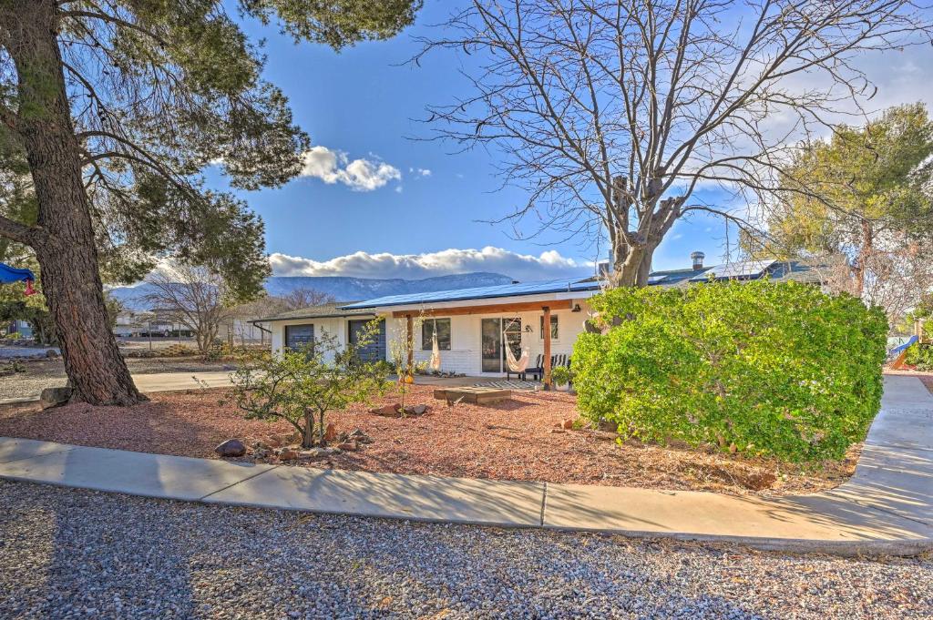 Pet-friendly Gem With Treehouse 20 Mi To Sedona - Out of Africa Wildlife Park, Camp Verde