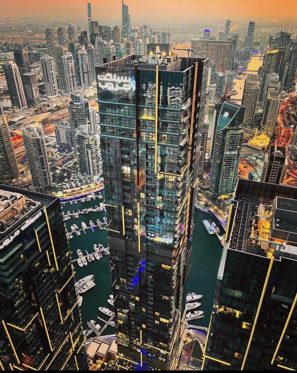 Habibi Dubai Host - Dubai Marina