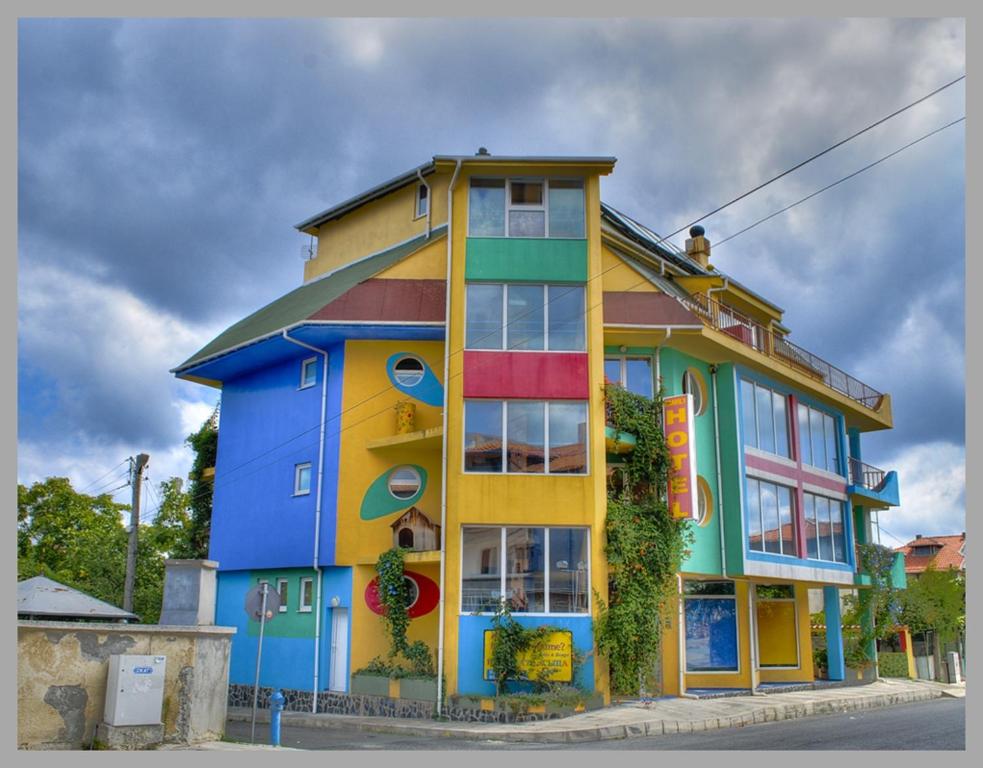 The Colourful Mansion Hotel - Ahtopol