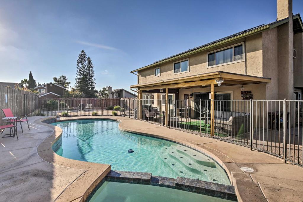 Breeze By The Pool Retreat With Game Room! - Sesame Place San Diego, Chula Vista