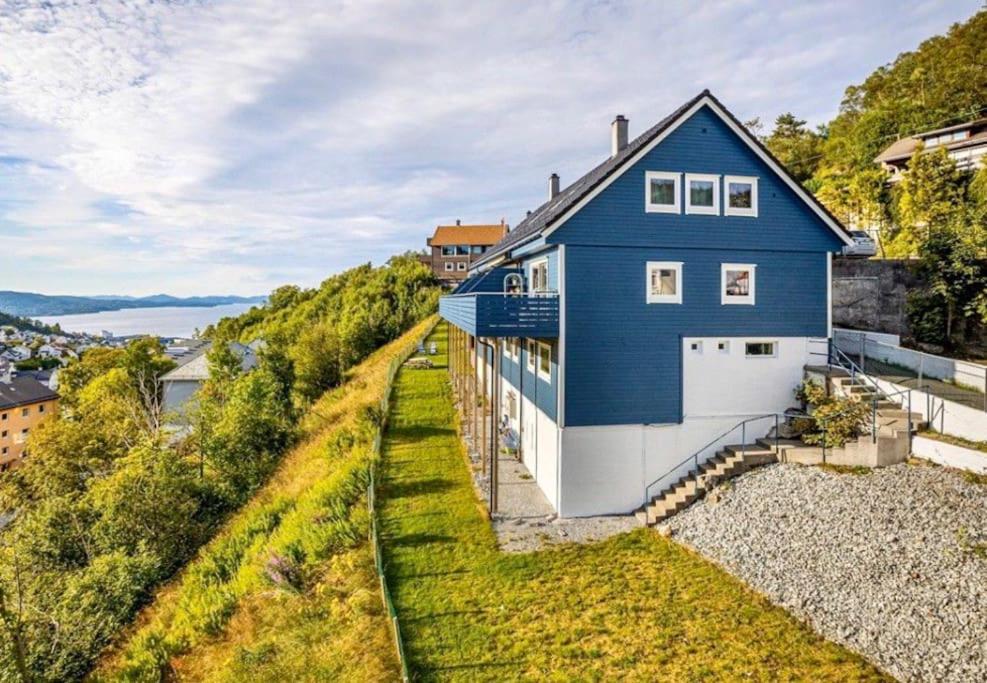 Cosy House With Sunny Terrace, Garden And Fjord View - Bergen