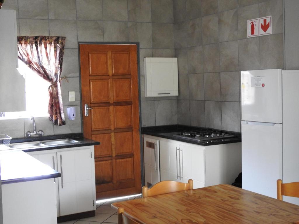 Zuch Accommodation At Pafuri Self Catering - Guest Apartment - Polokwane