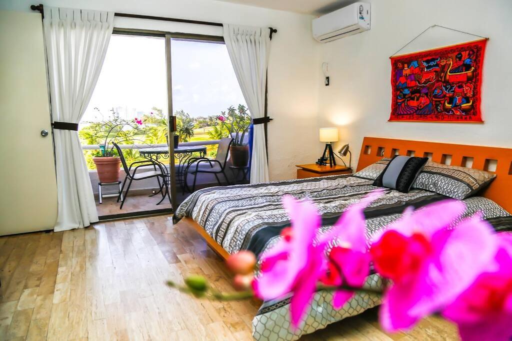 Cancun Hotel Zone Golf & Lagoon Apartment - カンクン