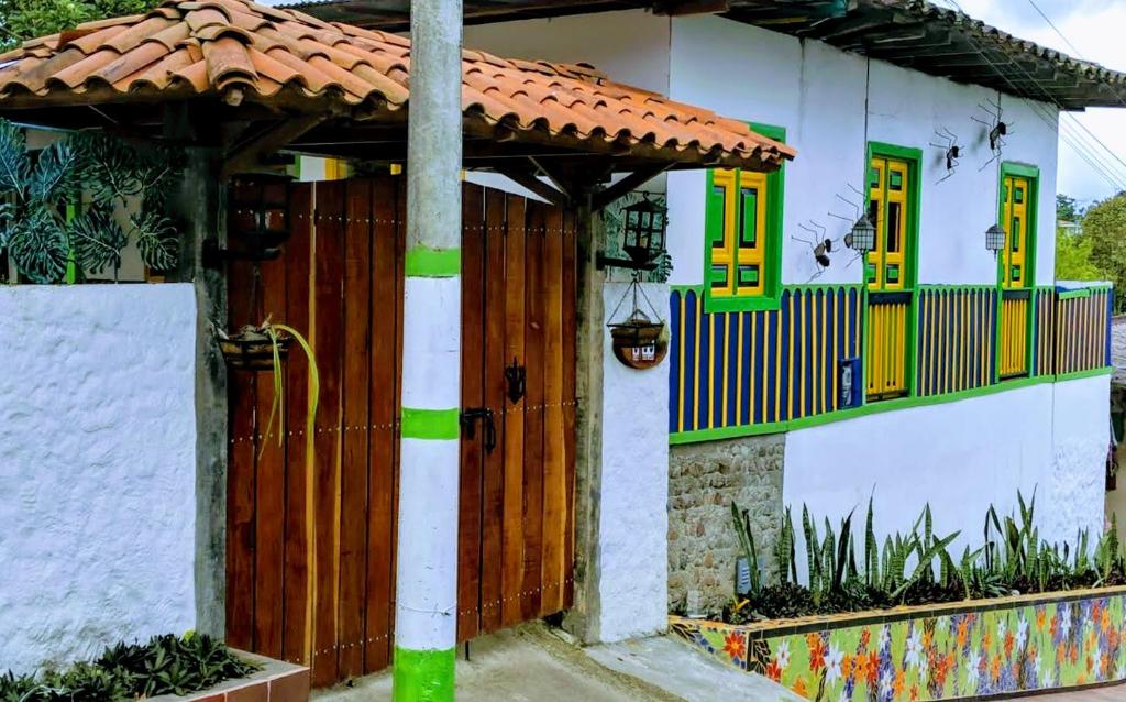 El  Aguacate Beautiful Coffee Farm House! - Salento