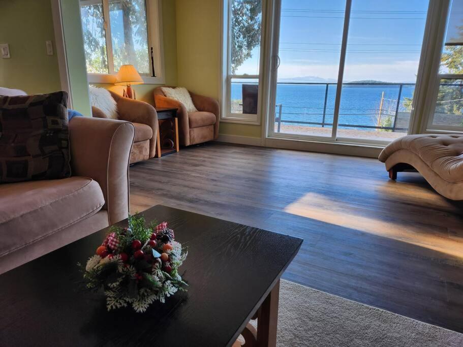 Relaxing 3bdr 2bth Home With Gorgeous View - Sechelt