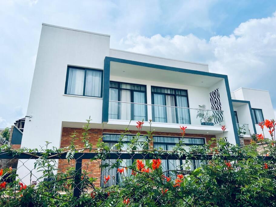 Blue Hill Luxury Home In Kigali - Rwanda