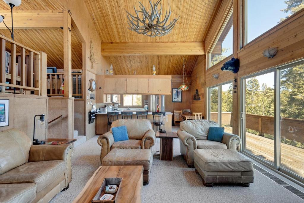 The perfect cabin to share with your family and friends, Sleeps up to 11 Home 36 home - Bear Valley, CA