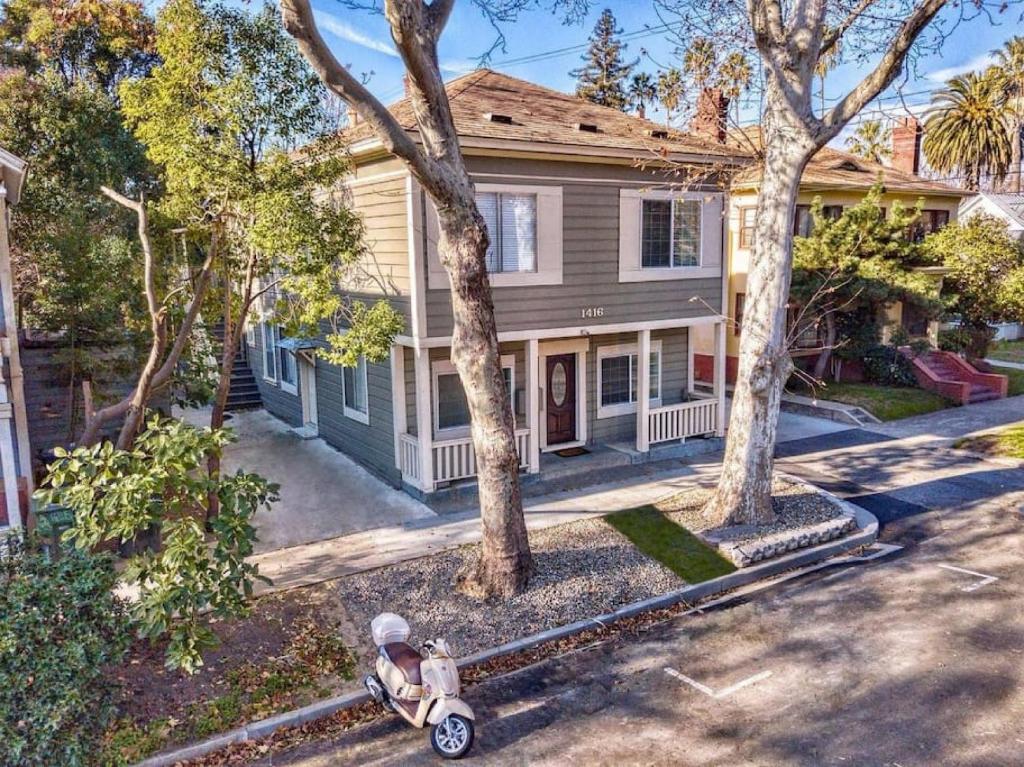Historic Charm With Parking In Center Of Midtown - Californie