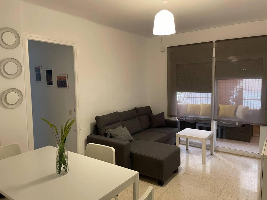 Renovated And Newly Furnished 3 Bedroom Apartment - Puerto Real