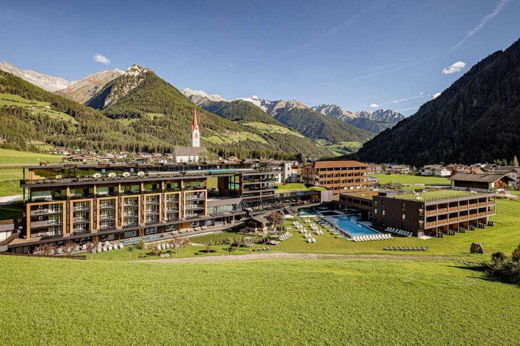 Alpine Luxury Spa Resort Schwarzenstein - Sand in Taufers