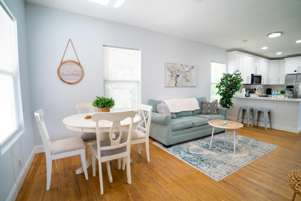 Cozy Stylish Chic , Newly Remodeled Home Ybor, Dt - Temple Terrace