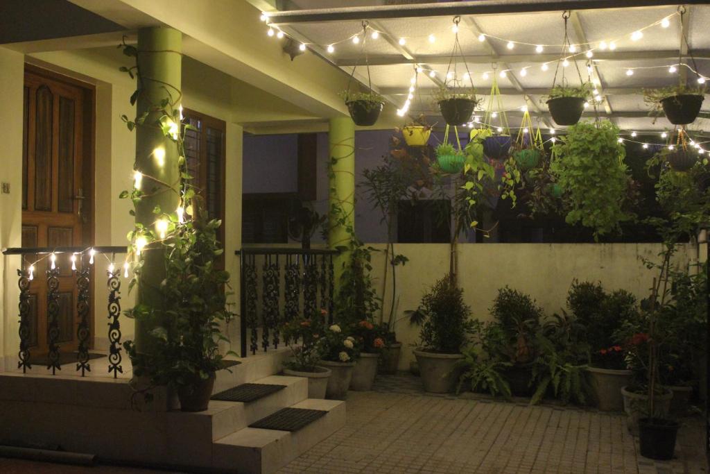 Cozy Room In A 3-room Home In The Heart Of Tvm! - Trivandrum