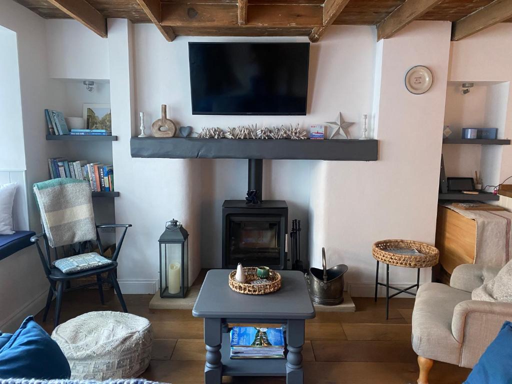 Shrimp Cottage - 3 Bed Renovated Cottage With Stunning Sea Views - Staithes