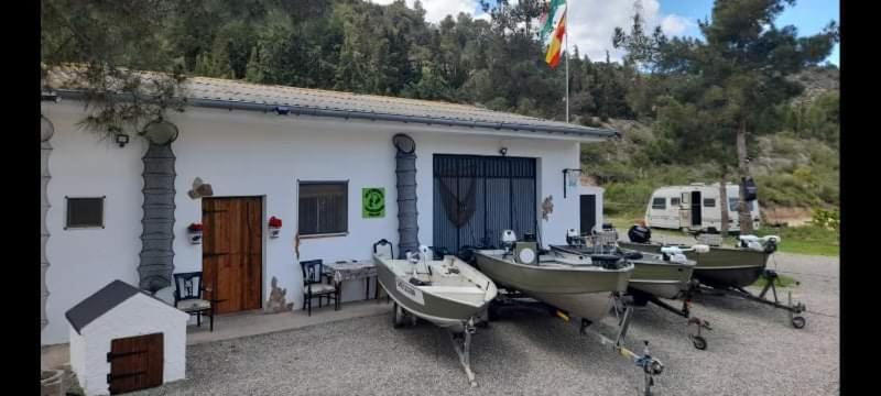 R U Ready Fishing Camping River Ebro - Mequinenza