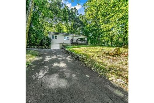 Gouveia Vineyards, Wallingford airbnb, hotels and vacation rentals