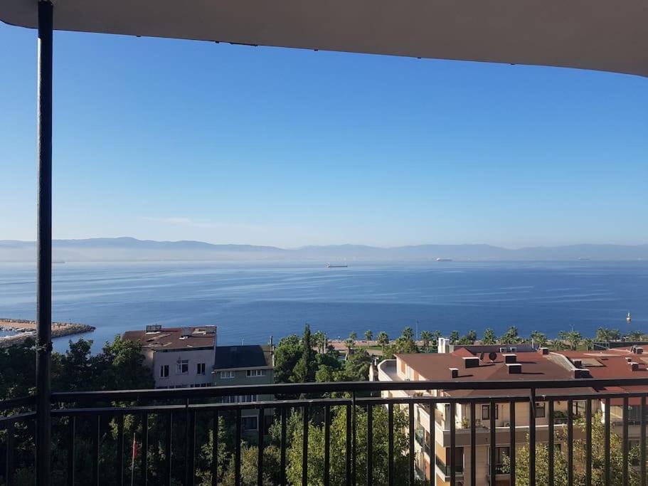 Просторная квартира 2 Plus 1 с панорамным видом на море - Darıca