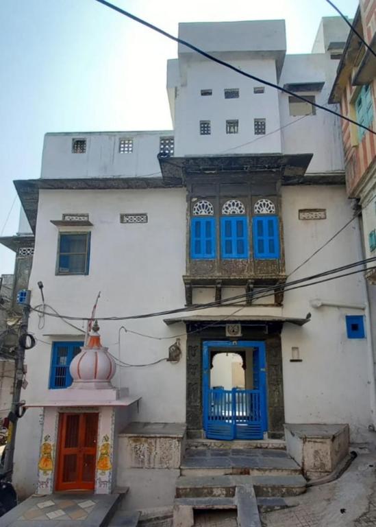 Madan Mohan Villas (A Haritage Haveli Home Stay) - Rajasthan