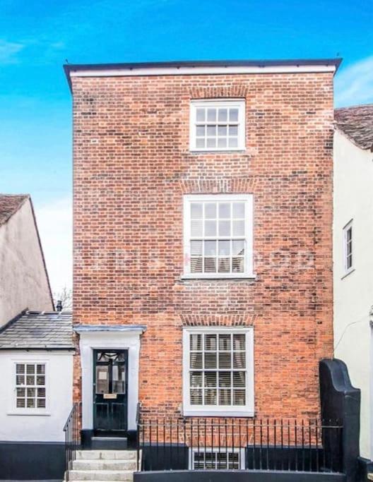Beautiful Georgian Townhouse In Central Colchester - コルチェスター