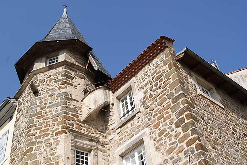 Maison Au Loup - Superbe Ancien Hotel Particulier Du Xvie Siècle Au Cœur De La Vieille Ville Du Puy - Haute-Loire