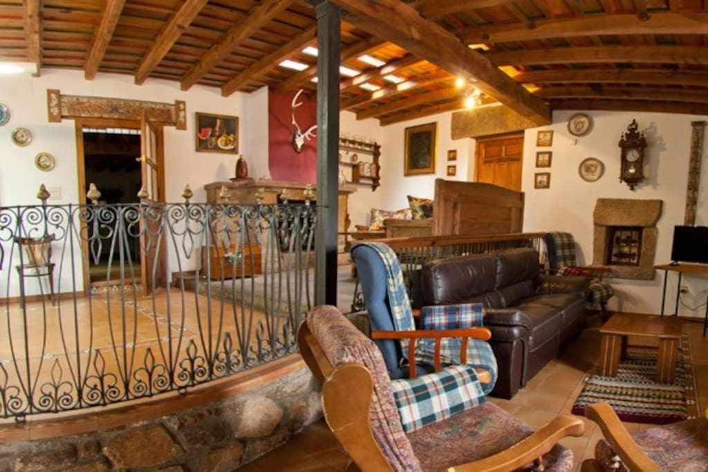 Casa Rural Lucía Es Una Casa Rural Amplia Con Patio Ideal Para Familias - El Barco de Ávila