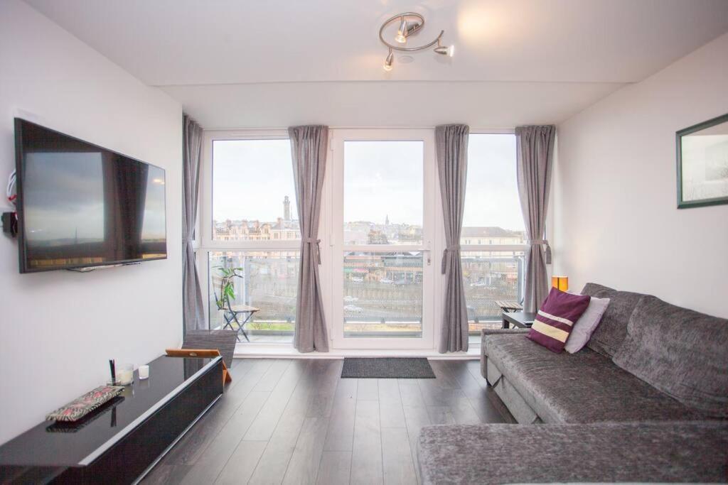Beautiful Flat With Panoramic Views Over The City - Celtic Park