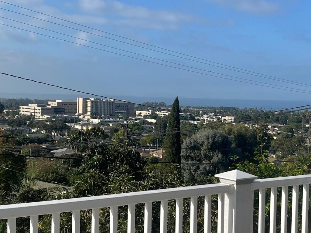 California Midcentury Modern Coastal Hillside Retreat W/views Of Channel Islands - Ventura, CA