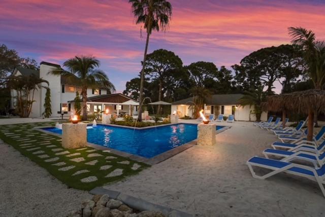 Sleeps 26! 2+acre Luxury Estate 9 Min From Beach! - Anna Maria, FL