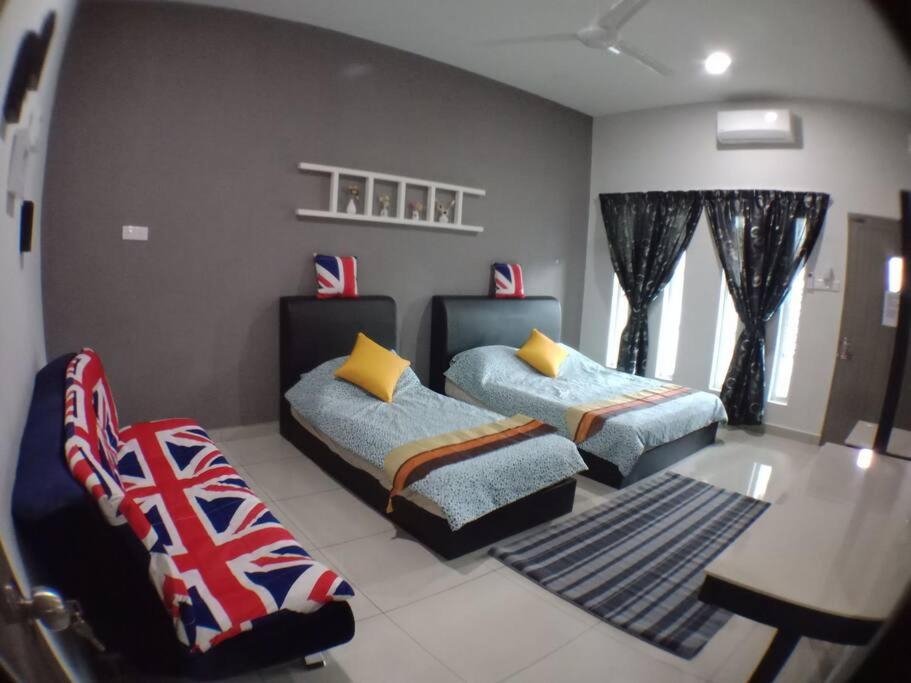 Avenue Homestay 5 Room 4 Toilet 4 Minutes To Tower - Teluk Intan