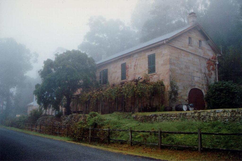 Tizzana Winery Bed And Breakfast - Hawkesbury City Council